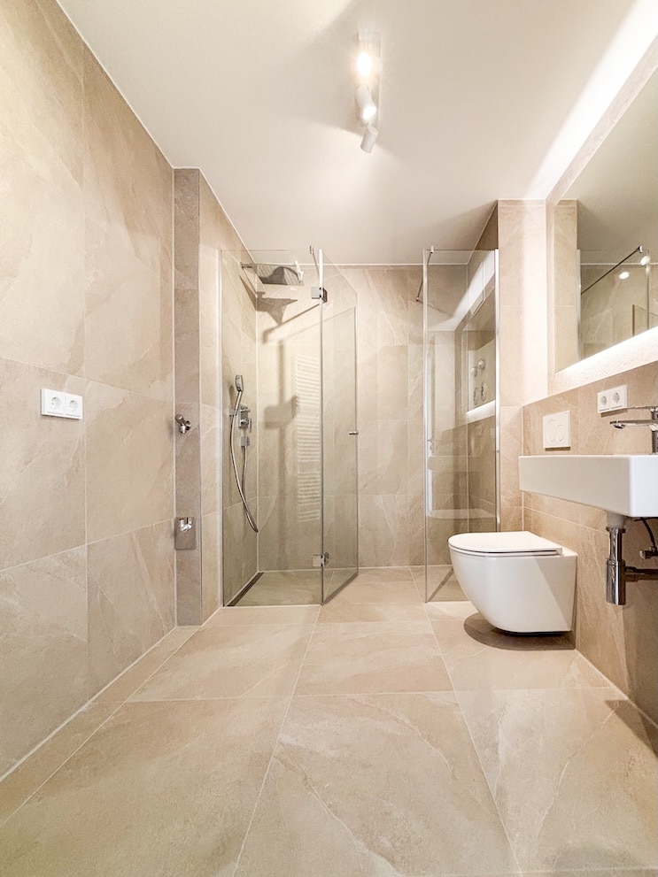 Badezimmer Ansicht 1